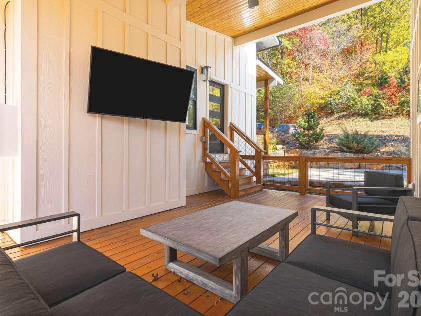 56 Creek Run Road, Candler, NC 28715.  MLS# CAR4419985, YatesRealty ID 47986. 
