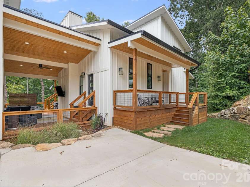 56 Creek Run Road, Candler, NC 28715.  MLS# CAR4419985, YatesRealty ID 47986. 