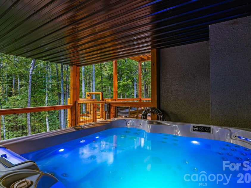 56 Creek Run Road, Candler, NC 28715.  MLS# CAR4419985, YatesRealty ID 47986. 