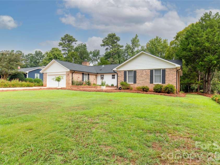 1296 Craig Avenue, Lancaster, SC 29720.  MLS# CAR4418461, YatesRealty ID 47987. 