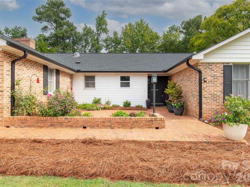 1296 Craig Avenue, Lancaster, SC 29720.  MLS# CAR4418461, YatesRealty ID 47987. 