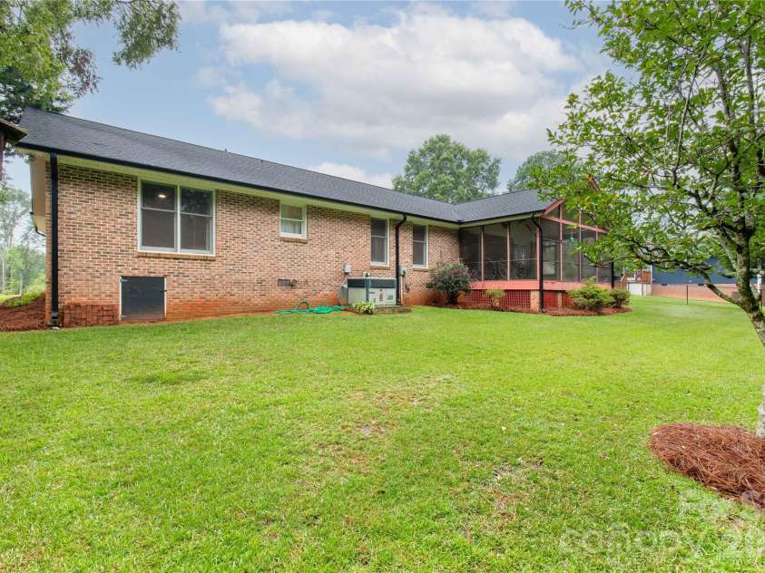 1296 Craig Avenue, Lancaster, SC 29720.  MLS# CAR4418461, YatesRealty ID 47987. 