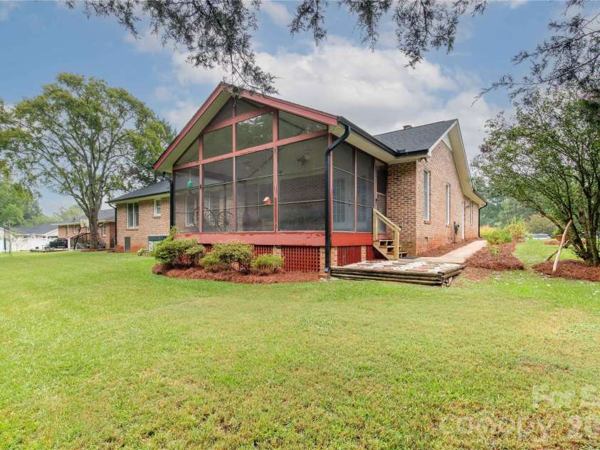 1296 Craig Avenue, Lancaster, SC 29720.  MLS# CAR4418461, YatesRealty ID 47987. 