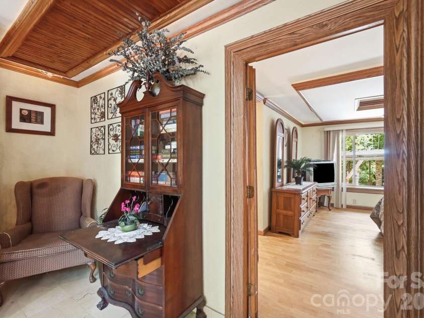 223 Millwood Lane, Charlotte, NC 28270.  MLS# CAR4409489, YatesRealty ID 47989. 