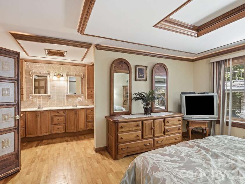 223 Millwood Lane, Charlotte, NC 28270.  MLS# CAR4409489, YatesRealty ID 47989. 
