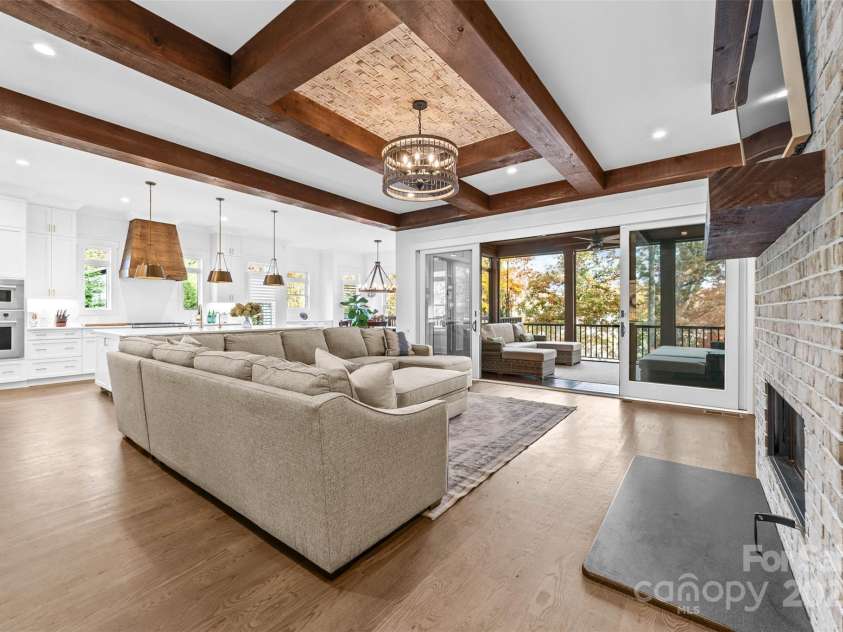 4554 Ina Lane, Sherrills Ford, NC 28673.  MLS# CAR4316368, YatesRealty ID 47991. Family Room