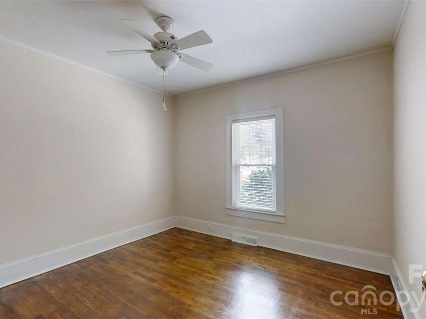 618 Poplar Street, Lincolnton, NC 28092.  MLS# CAR4417923, YatesRealty ID 47993. 