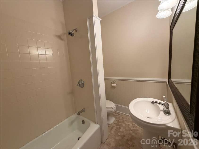 618 Poplar Street, Lincolnton, NC 28092.  MLS# CAR4417923, YatesRealty ID 47993. 