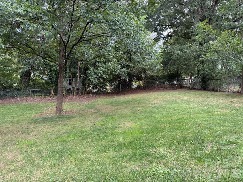 618 Poplar Street, Lincolnton, NC 28092.  MLS# CAR4417923, YatesRealty ID 47993. 