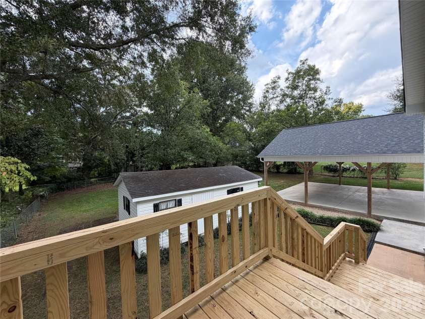 618 Poplar Street, Lincolnton, NC 28092.  MLS# CAR4417923, YatesRealty ID 47993. 