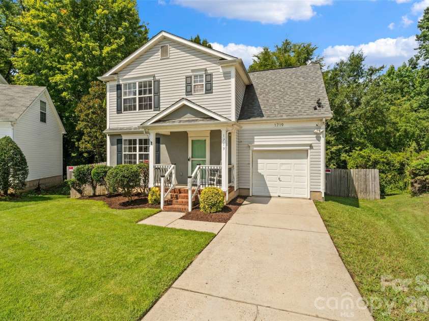 1719 Oleander Hill Court, Charlotte, NC 28214.  MLS# CAR4418784, YatesRealty ID 47996. 