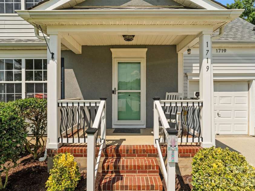 1719 Oleander Hill Court, Charlotte, NC 28214.  MLS# CAR4418784, YatesRealty ID 47996. 