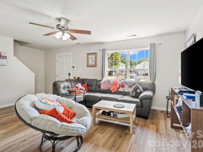 1719 Oleander Hill Court, Charlotte, NC 28214.  MLS# CAR4418784, YatesRealty ID 47996. 