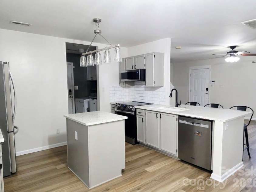 1719 Oleander Hill Court, Charlotte, NC 28214.  MLS# CAR4418784, YatesRealty ID 47996. 
