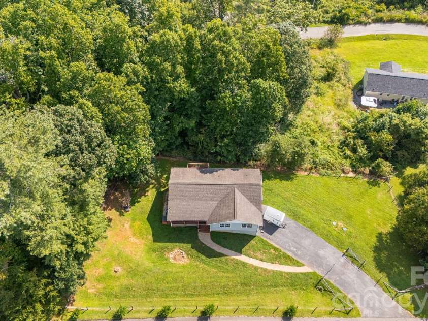184 Scarlett Ridge Drive, Marshall, NC 28753.  MLS# CAR4416325, YatesRealty ID 47997. 