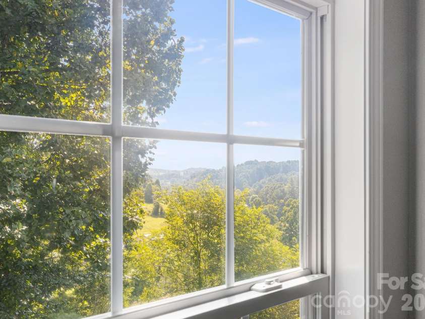 184 Scarlett Ridge Drive, Marshall, NC 28753.  MLS# CAR4416325, YatesRealty ID 47997. 