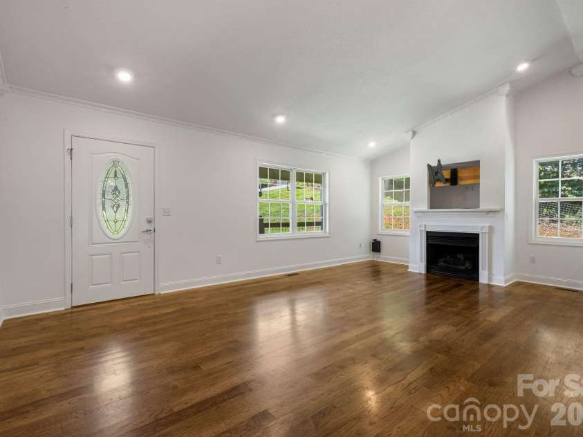 184 Scarlett Ridge Drive, Marshall, NC 28753.  MLS# CAR4416325, YatesRealty ID 47997. 