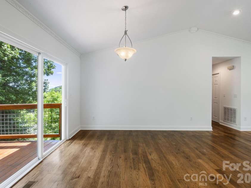 184 Scarlett Ridge Drive, Marshall, NC 28753.  MLS# CAR4416325, YatesRealty ID 47997. 