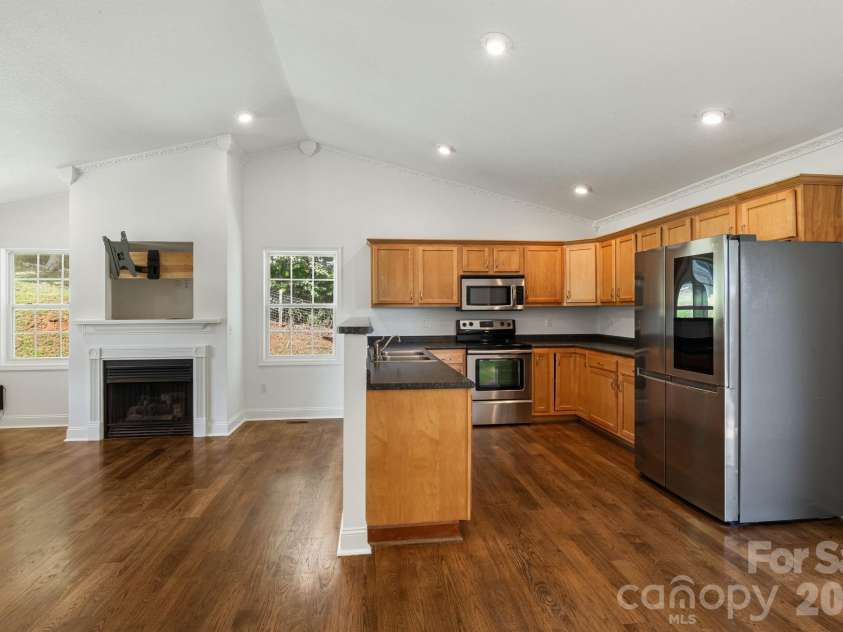 184 Scarlett Ridge Drive, Marshall, NC 28753.  MLS# CAR4416325, YatesRealty ID 47997. 