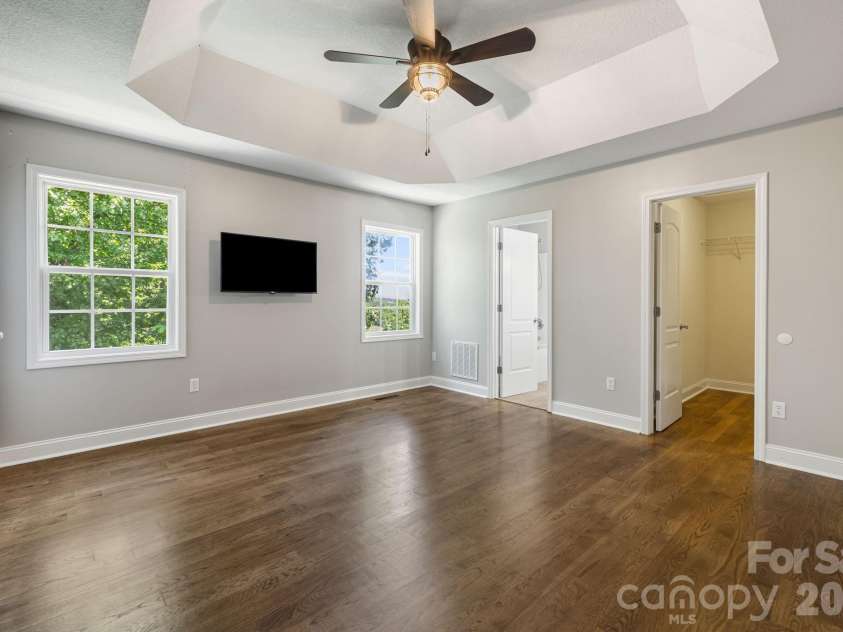 184 Scarlett Ridge Drive, Marshall, NC 28753.  MLS# CAR4416325, YatesRealty ID 47997. 