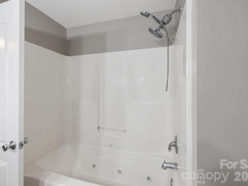 184 Scarlett Ridge Drive, Marshall, NC 28753.  MLS# CAR4416325, YatesRealty ID 47997. 