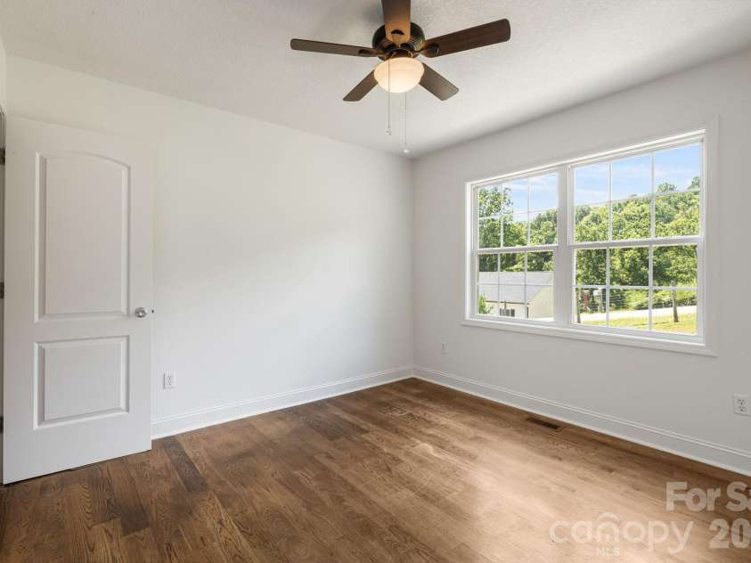184 Scarlett Ridge Drive, Marshall, NC 28753.  MLS# CAR4416325, YatesRealty ID 47997. 