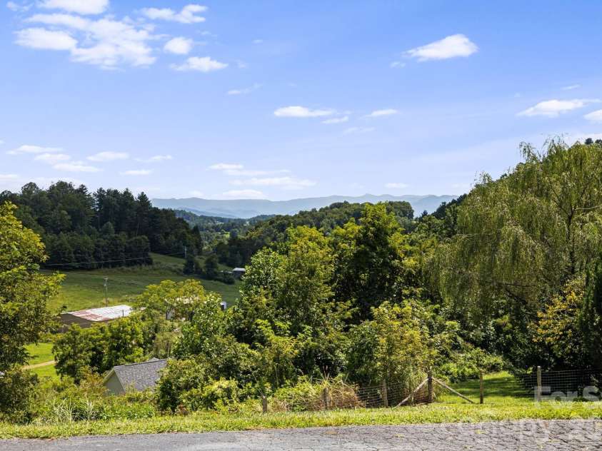 184 Scarlett Ridge Drive, Marshall, NC 28753.  MLS# CAR4416325, YatesRealty ID 47997. 