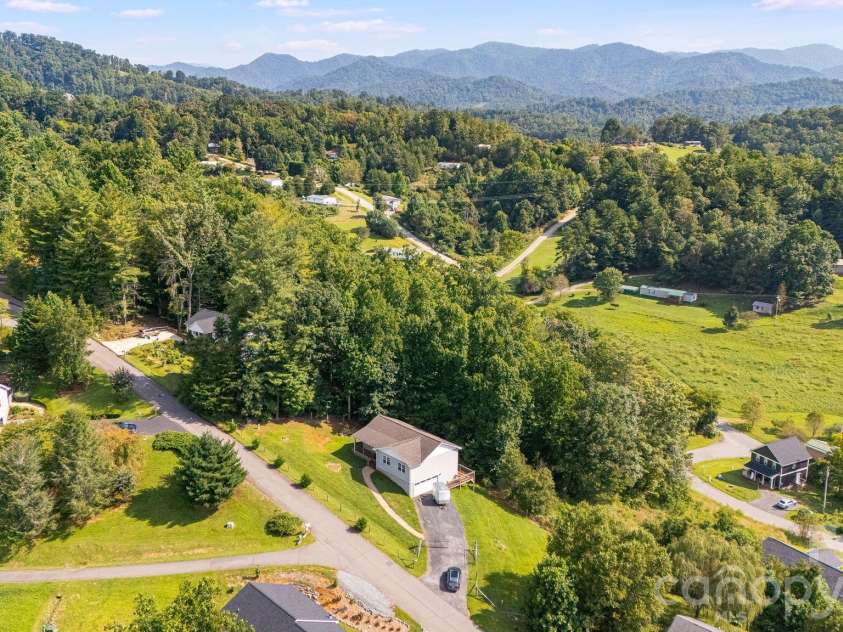 184 Scarlett Ridge Drive, Marshall, NC 28753.  MLS# CAR4416325, YatesRealty ID 47997. 