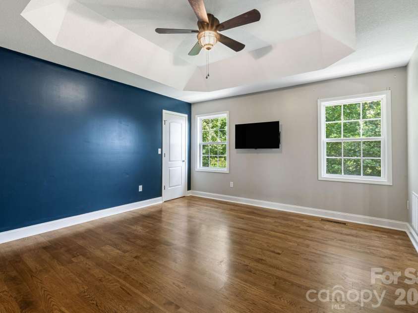 184 Scarlett Ridge Drive, Marshall, NC 28753.  MLS# CAR4416325, YatesRealty ID 47997. Primary bedroom