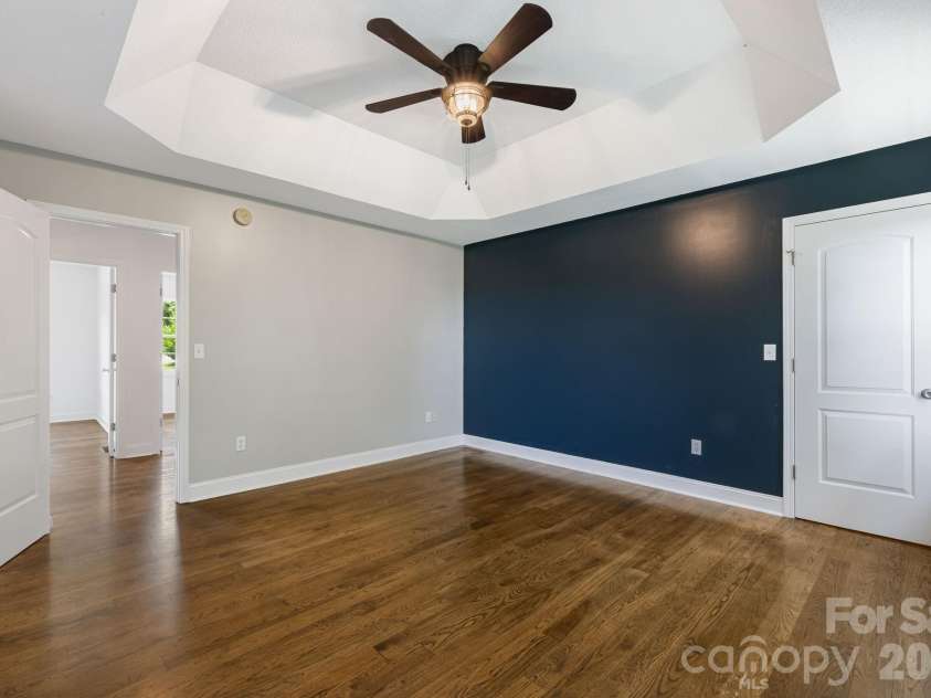 184 Scarlett Ridge Drive, Marshall, NC 28753.  MLS# CAR4416325, YatesRealty ID 47997. Primary bedroom