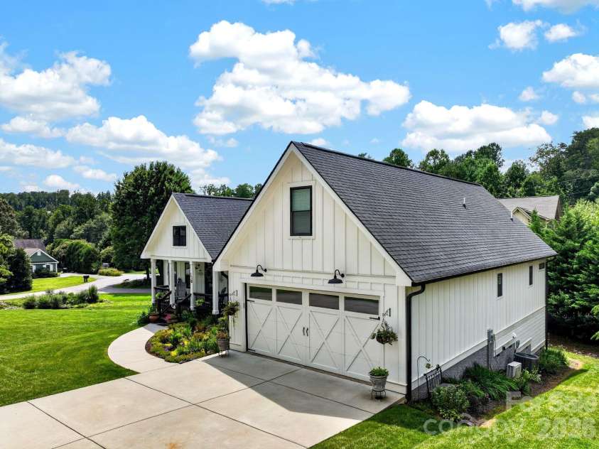 35 Meadow Haven Court, Mills River, NC 28759.  MLS# CAR4412654, YatesRealty ID 47999. 