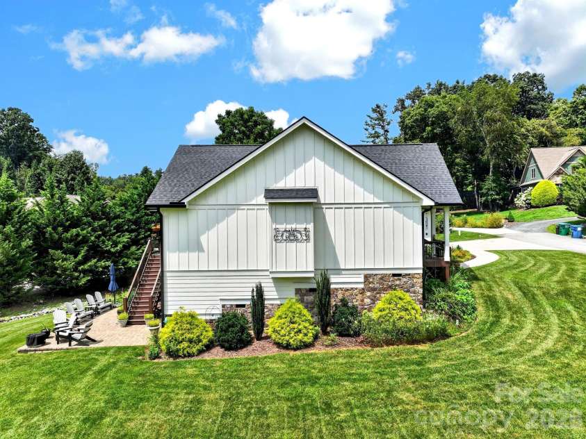 35 Meadow Haven Court, Mills River, NC 28759.  MLS# CAR4412654, YatesRealty ID 47999. 