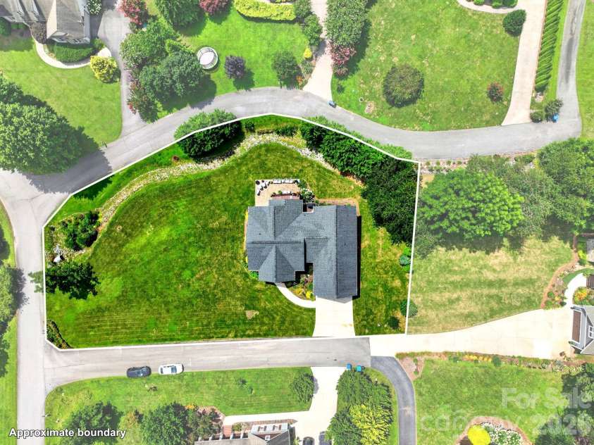 35 Meadow Haven Court, Mills River, NC 28759.  MLS# CAR4412654, YatesRealty ID 47999. 