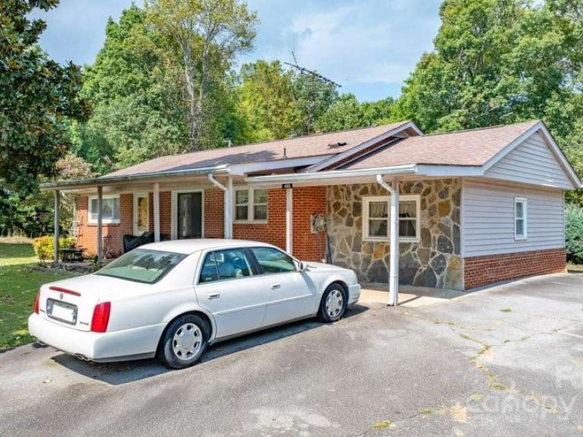 489 Ned Mcgimsey Road, Nebo, NC 28761.  MLS# CAR4306393, YatesRealty ID 48. 