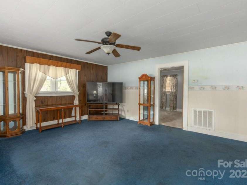 489 Ned Mcgimsey Road, Nebo, NC 28761.  MLS# CAR4306393, YatesRealty ID 48. 