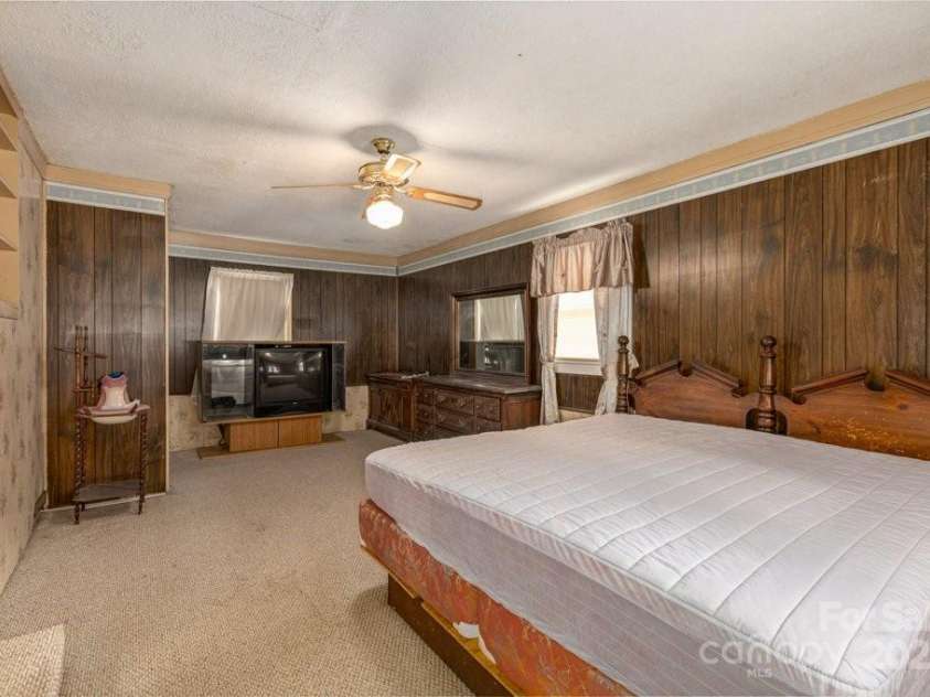 489 Ned Mcgimsey Road, Nebo, NC 28761.  MLS# CAR4306393, YatesRealty ID 48. 