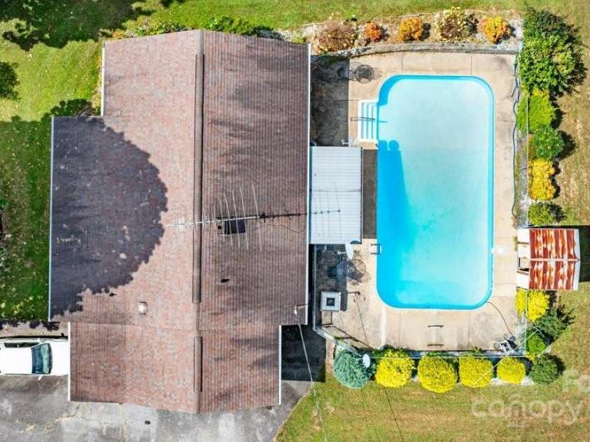 489 Ned Mcgimsey Road, Nebo, NC 28761.  MLS# CAR4306393, YatesRealty ID 48. 