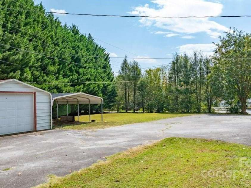 489 Ned Mcgimsey Road, Nebo, NC 28761.  MLS# CAR4306393, YatesRealty ID 48. 