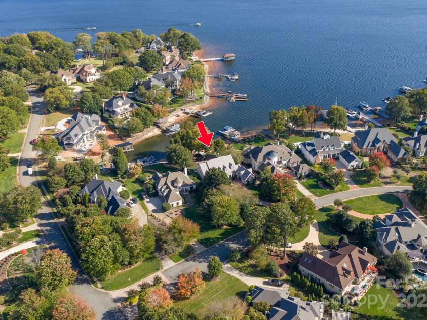 18316 Mainsail Pointe Drive, Cornelius, NC 28031.  MLS# CAR4327444, YatesRealty ID 480. 