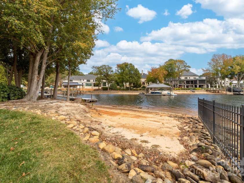 18316 Mainsail Pointe Drive, Cornelius, NC 28031.  MLS# CAR4327444, YatesRealty ID 480. 