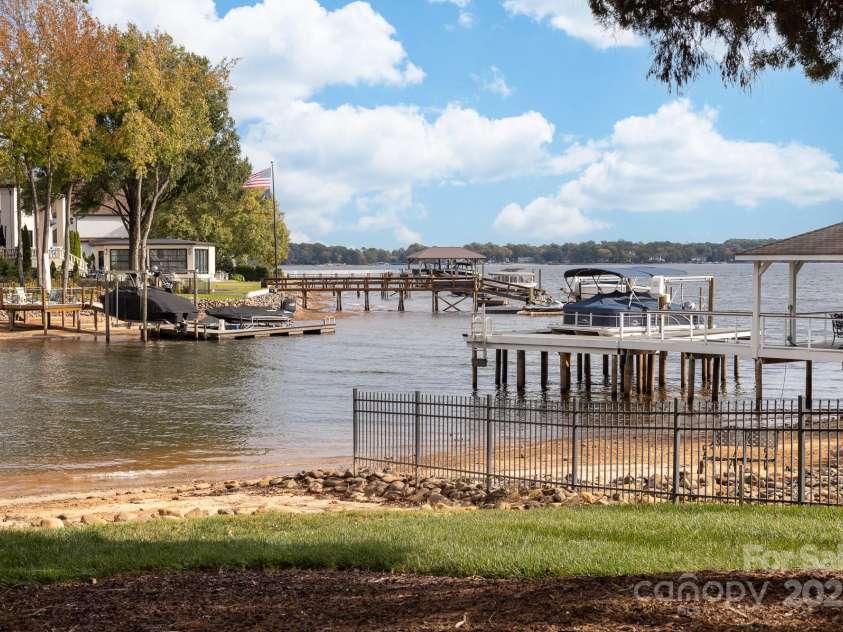 18316 Mainsail Pointe Drive, Cornelius, NC 28031.  MLS# CAR4327444, YatesRealty ID 480. 