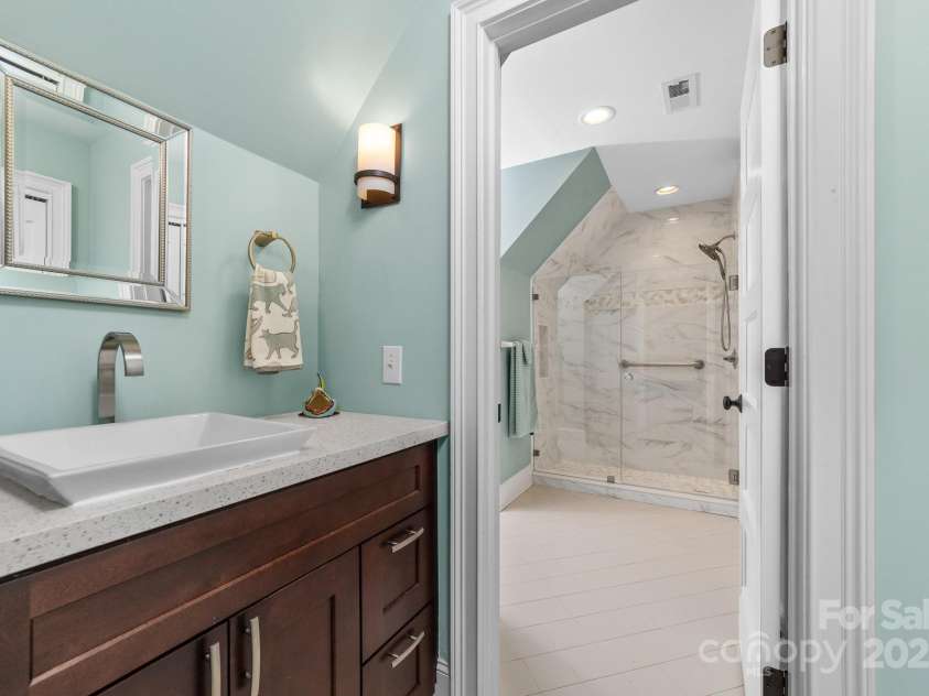 18316 Mainsail Pointe Drive, Cornelius, NC 28031.  MLS# CAR4327444, YatesRealty ID 480. 