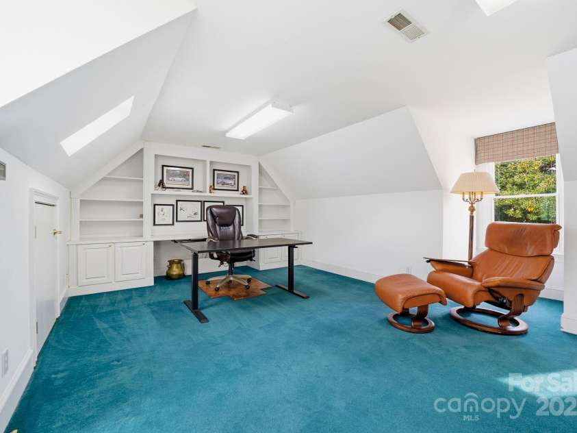 18316 Mainsail Pointe Drive, Cornelius, NC 28031.  MLS# CAR4327444, YatesRealty ID 480. 