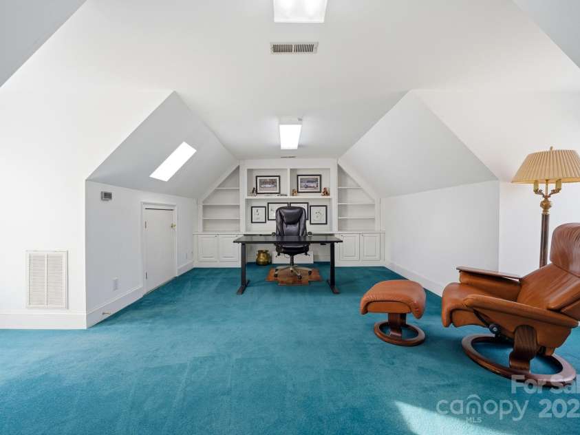 18316 Mainsail Pointe Drive, Cornelius, NC 28031.  MLS# CAR4327444, YatesRealty ID 480. 