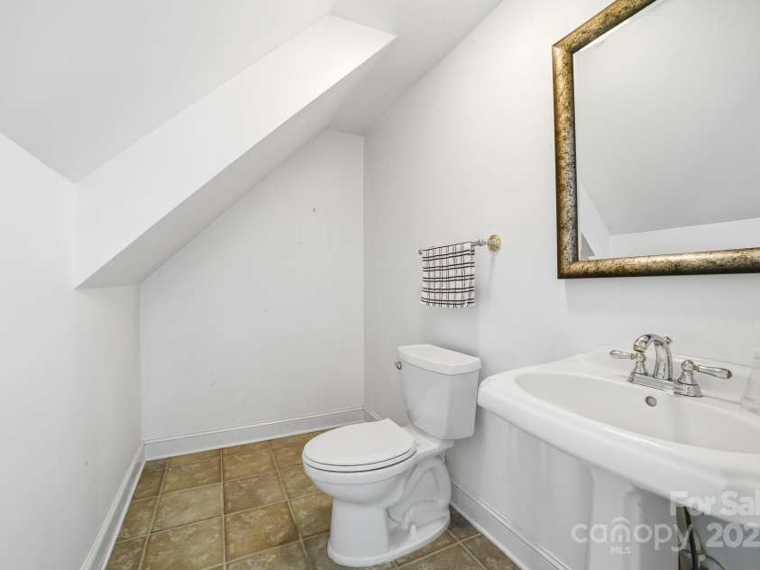 18316 Mainsail Pointe Drive, Cornelius, NC 28031.  MLS# CAR4327444, YatesRealty ID 480. 