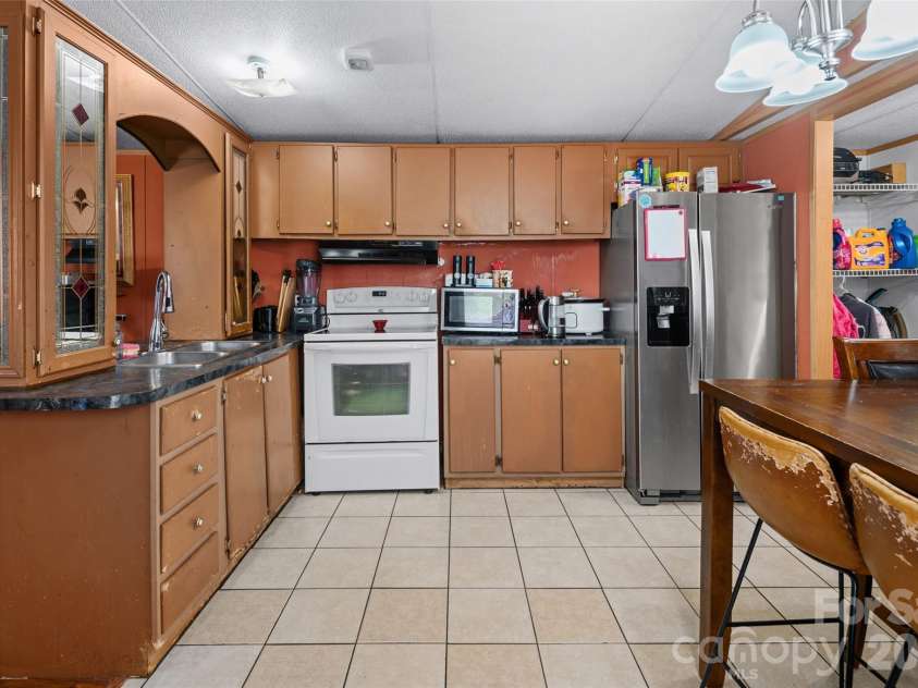 4 Briarcliff Terrace, Asheville, NC 28806.  MLS# CAR4419934, YatesRealty ID 48000. 
