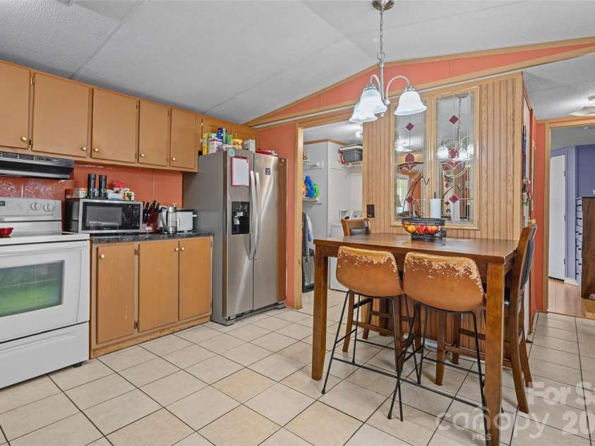 4 Briarcliff Terrace, Asheville, NC 28806.  MLS# CAR4419934, YatesRealty ID 48000. 