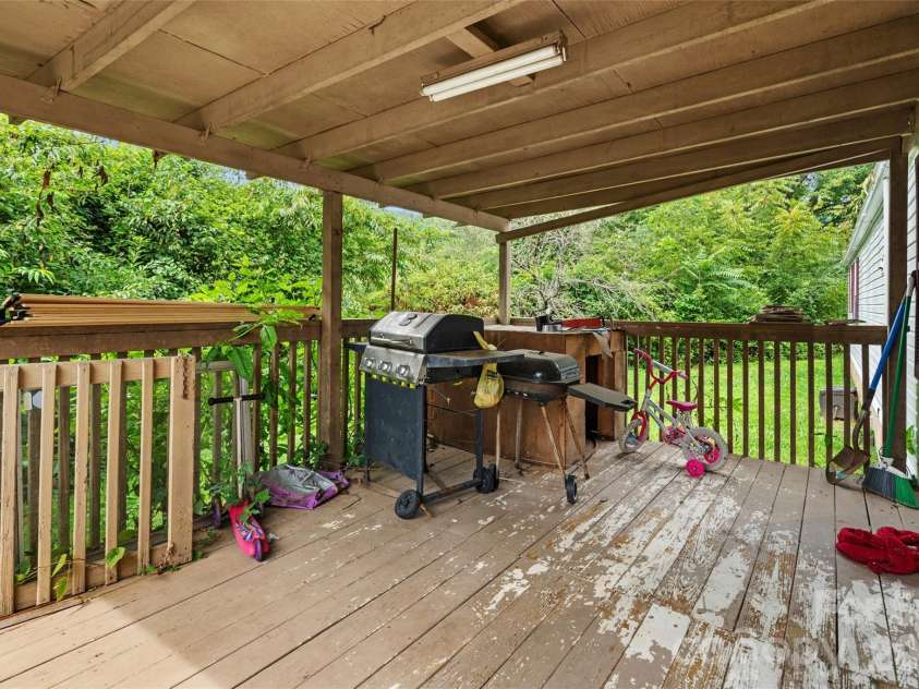 4 Briarcliff Terrace, Asheville, NC 28806.  MLS# CAR4419934, YatesRealty ID 48000. 
