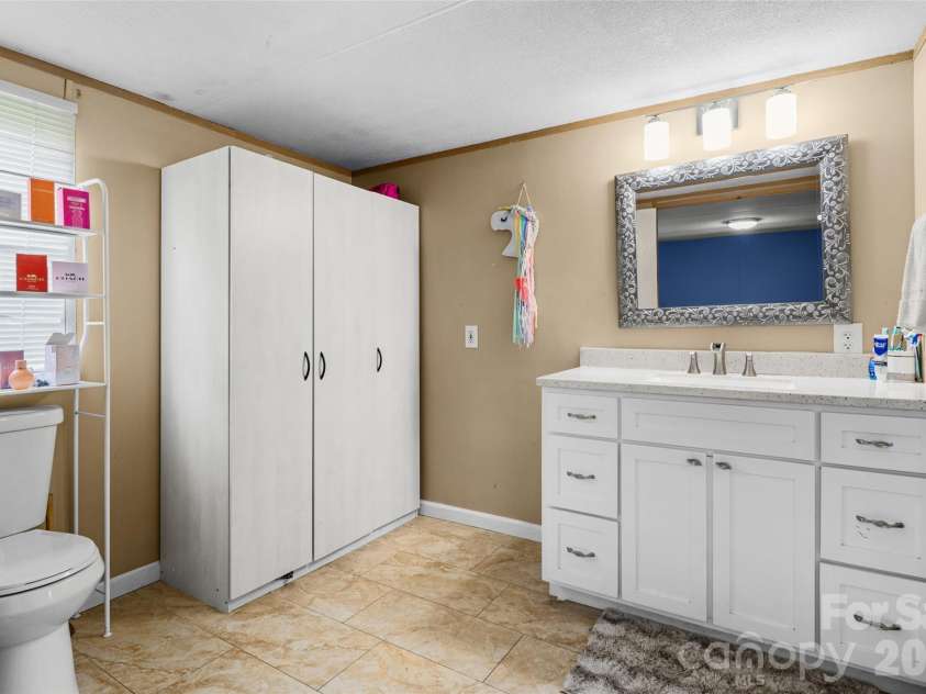 4 Briarcliff Terrace, Asheville, NC 28806.  MLS# CAR4419934, YatesRealty ID 48000. 