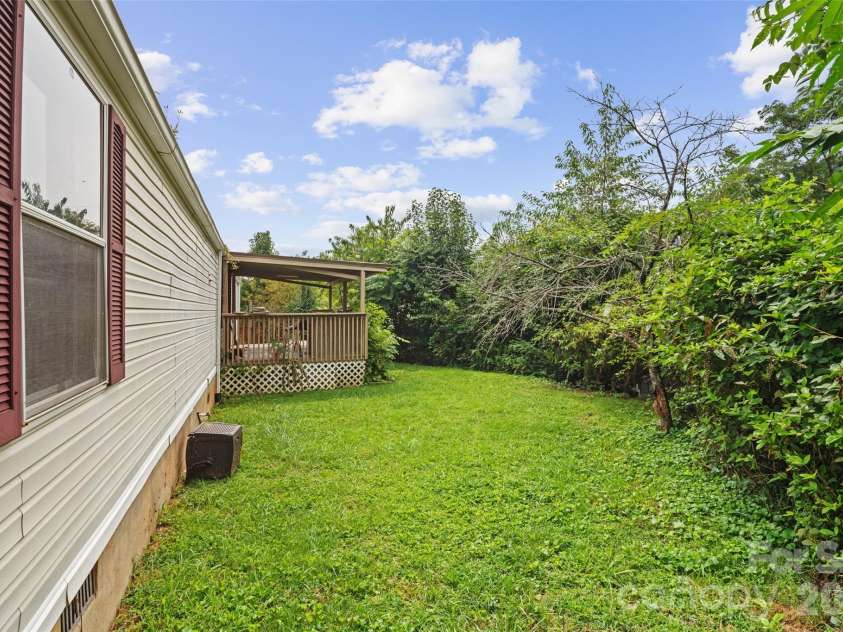 4 Briarcliff Terrace, Asheville, NC 28806.  MLS# CAR4419934, YatesRealty ID 48000. 